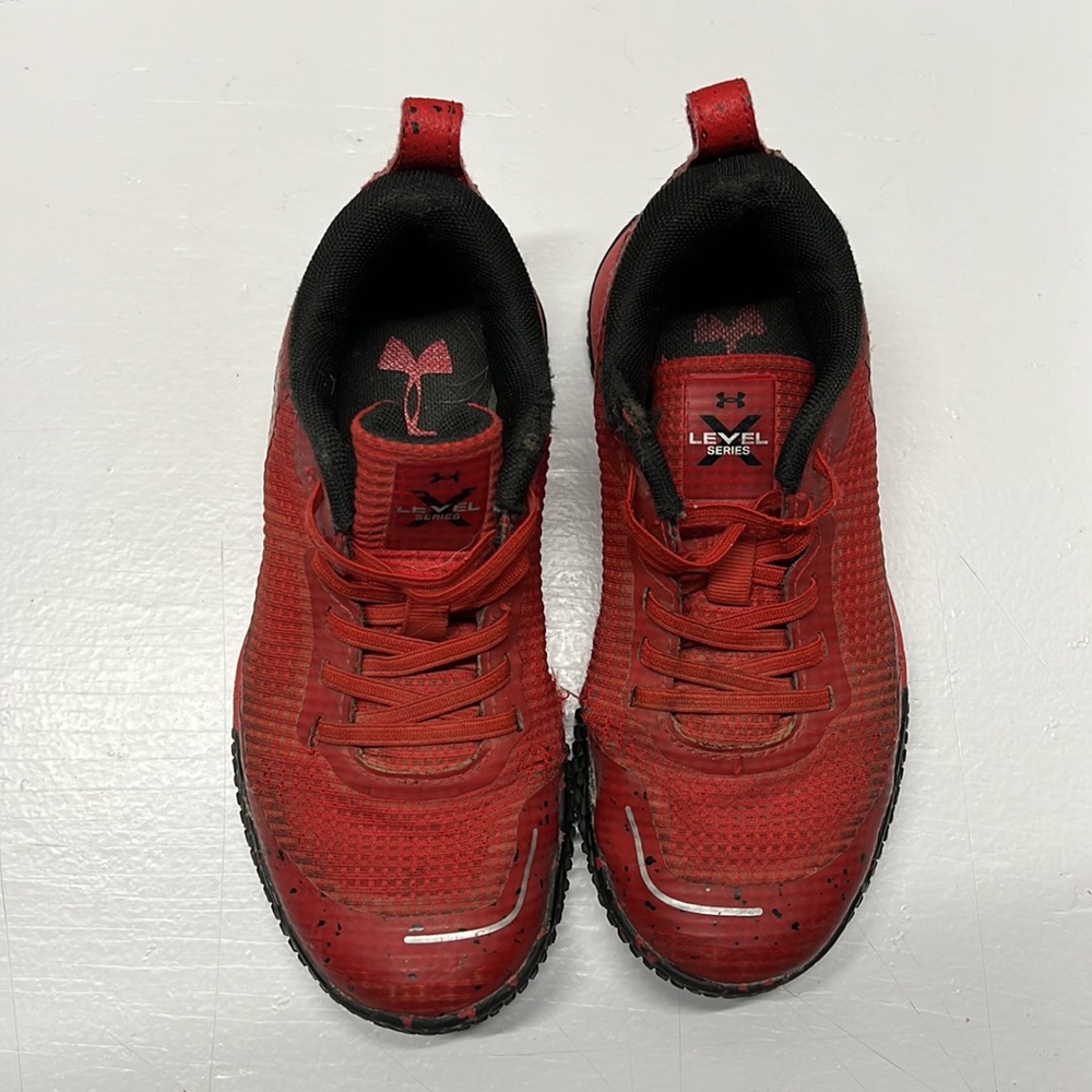 Under armor X level series sneakers